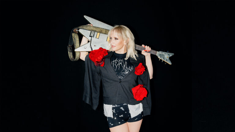 Mai­ja Vilk­ku­maa - Karao­ke queen